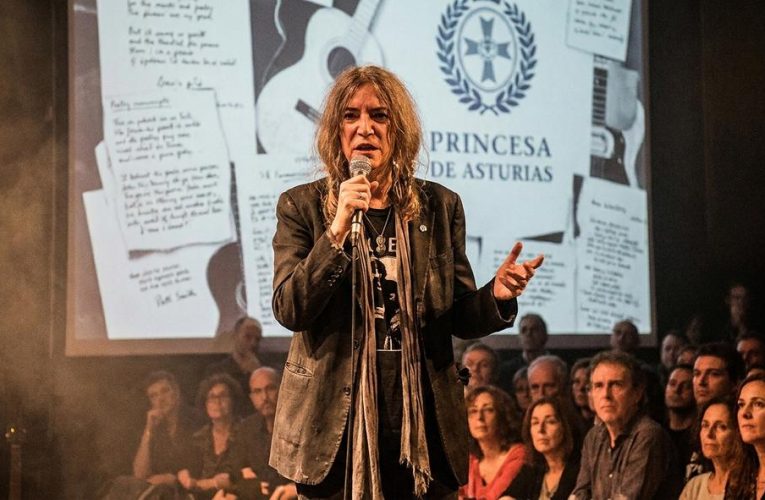 Patti Smith: Ícono del Rock y Poesía Eterna